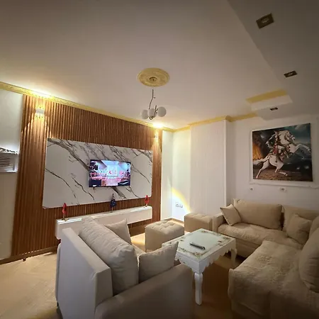 Side Two-bedroom דירה