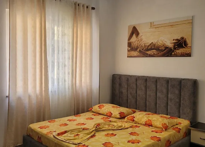 Side Two-bedroom Daire