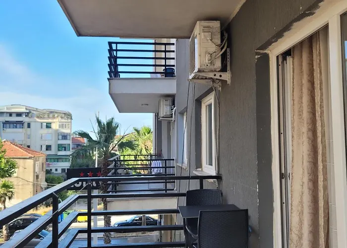 Side Two-bedroom Daire *