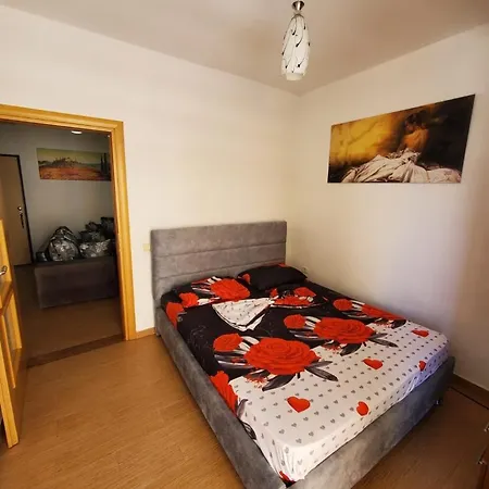 Side Two-bedroom Apartment