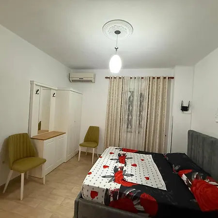 Side Two-bedroom Apartament
