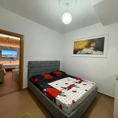 Side Two-bedroom Apartament Durrës