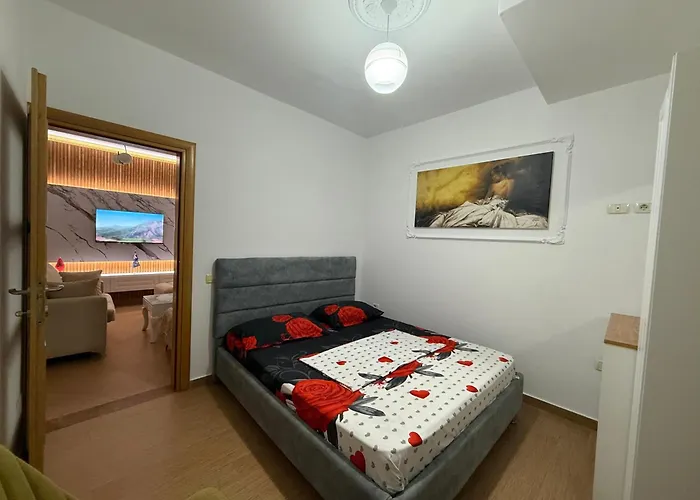 Side Two-bedroom Apartament Durrës